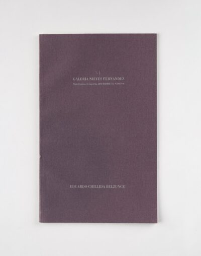 Catalogo de Eduardo Chillida Belzunce, CHB, en la galeria de Nieves Fernández en color ciruela.